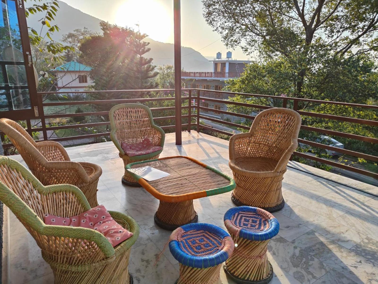 Aditya Homestay Bir-Billing Surrounded By Mountains Exteriér fotografie